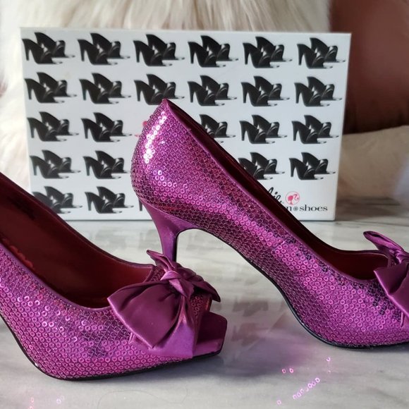 Barbie by Townshoes—Limited Edition Heels - Picture 4 of 9